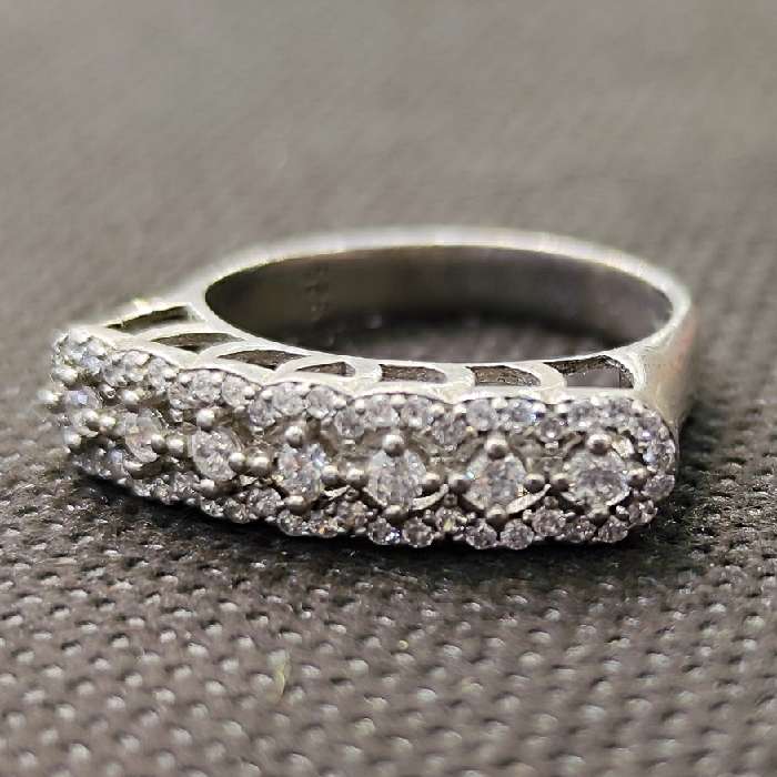 انگشتر نقره زنانه مدل سنگ برلیان اتمی کد 852