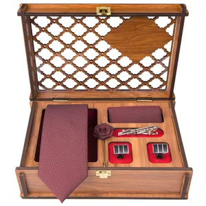 ست کراوات و دستمال جیب و دکمه سردست و گل یقه کت مردانه جیان فرانکو روسی مدل GF-PO1153-BE-BOX