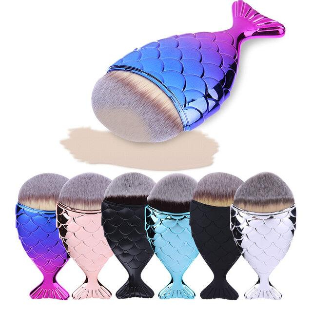 برس آرایشی طرح ماهی