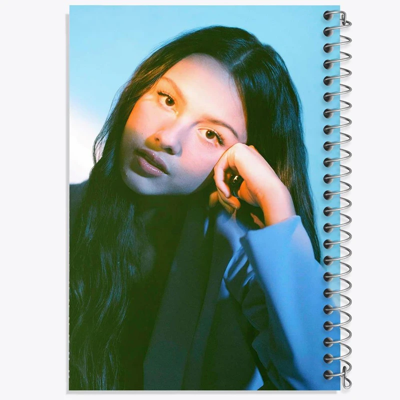 دفتر ژورنال نویسی 50 برگ خندالو مدل نقطه ای طرح اولیویا رودریگو Olivia Rodrigo کد 19257