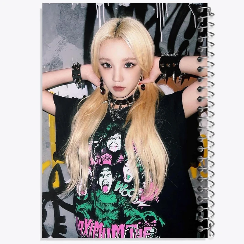 دفتر ژورنال نویسی 50 برگ خندالو مدل نقطه ای طرح یوکی گروه جی آیدل GIdle کد 19515