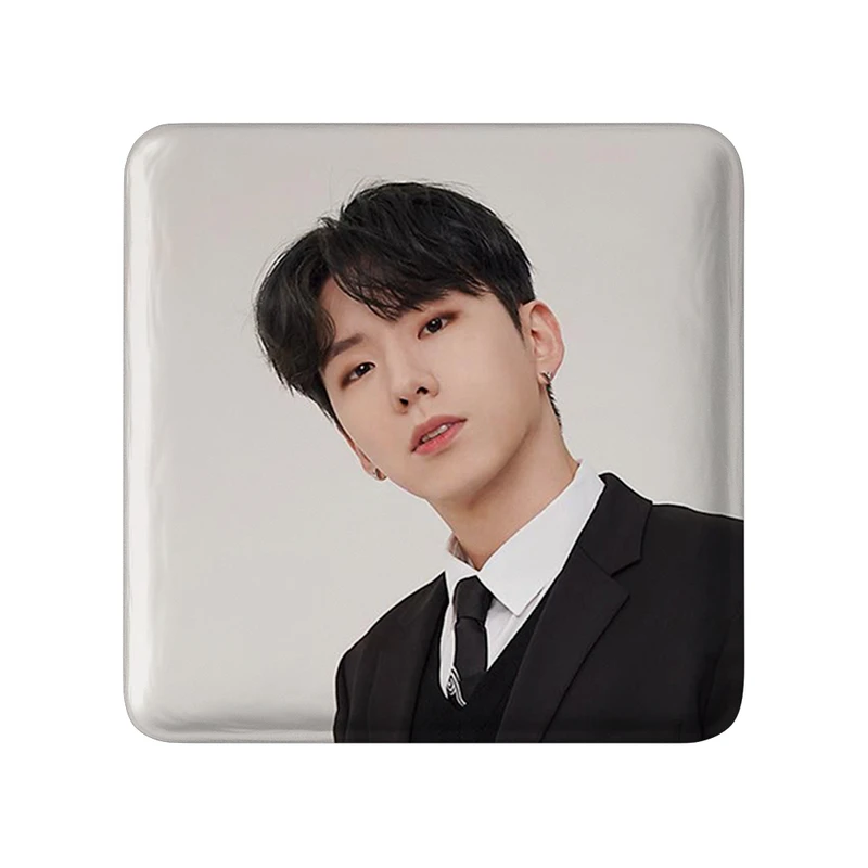 مگنت خندالو طرح کیهیون گروه مانستا اکس MONSTA X  مدل مربعی کد 21150
