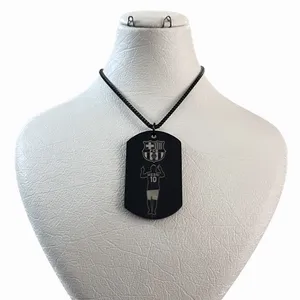 گردنبند مدل تیم فوتبال بارسلونا و مسی 