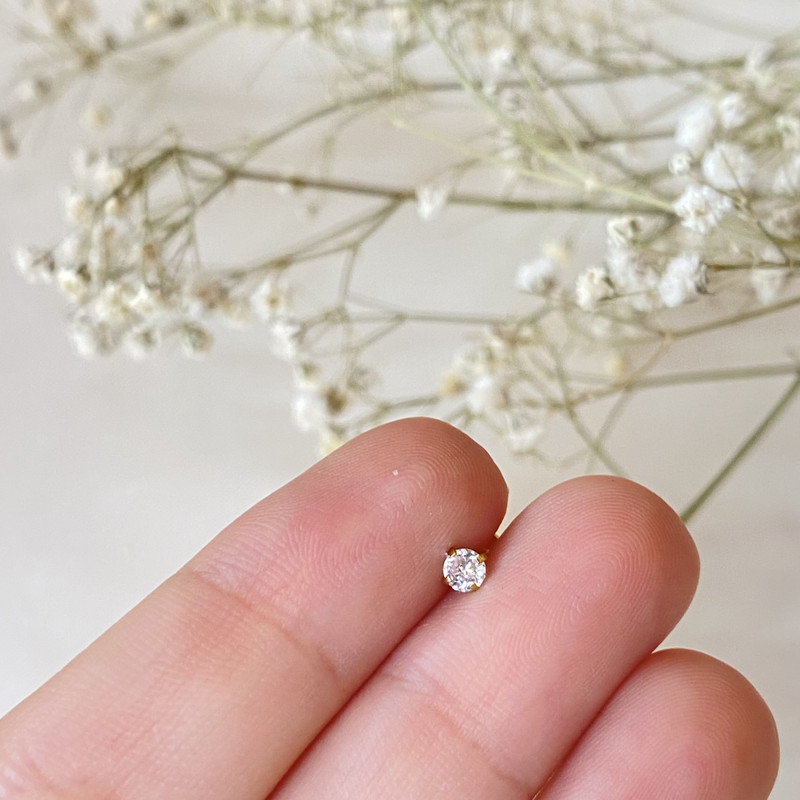 پیرسینگ مدل تک نگین کد S پیرسینگ مدل تک نگین کد S