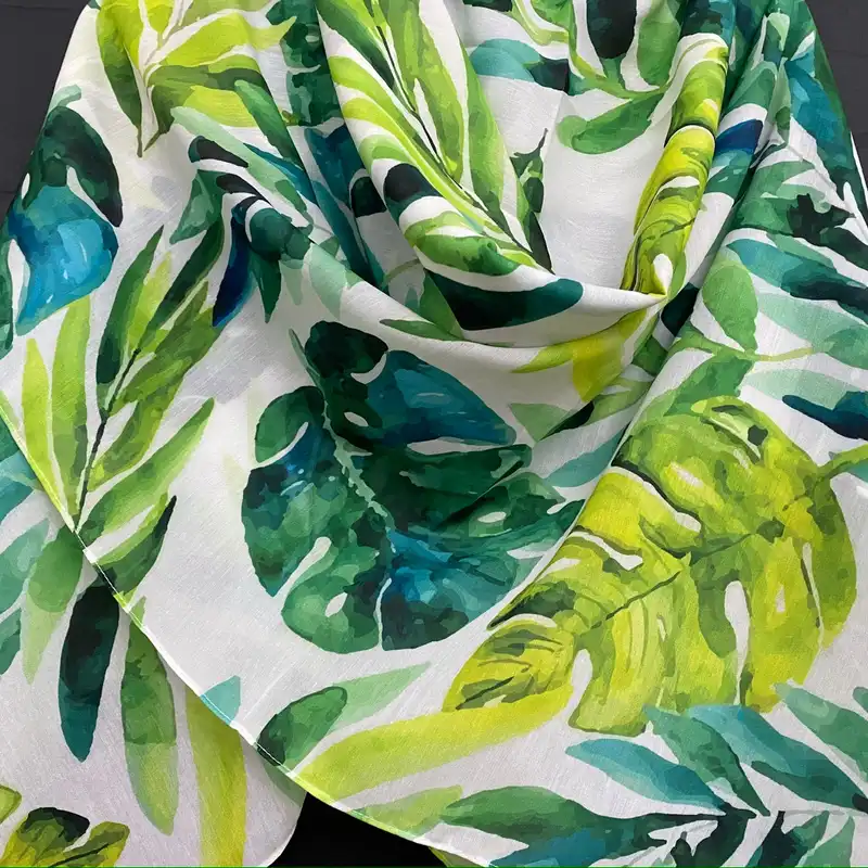 روسری زنانه مدل نخ اسپان منگوله دار کد 554