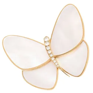 گل سینه زنانه طرح پروانه کد 1120001