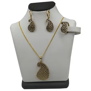 نیم ست طلا 18 عیار زنانه مدل میهن