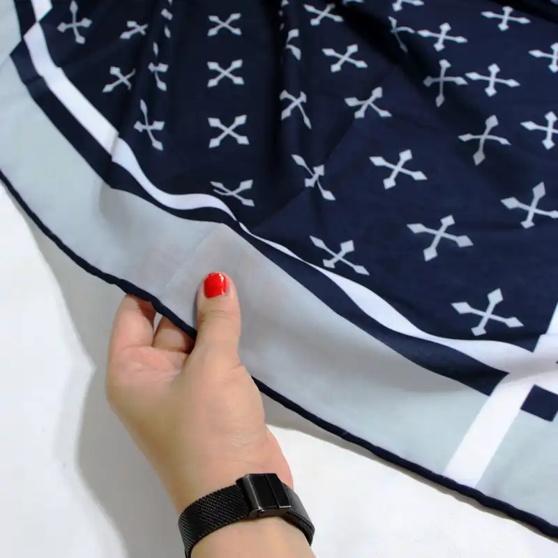 روسری زنانه مدل نخی جدید دور دست دوز قواره 110 کد ana-7095