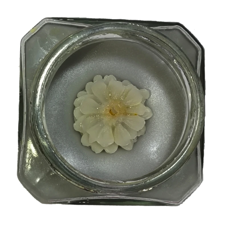 شمع دست ساز معطر مدل مکعبی با رایحه لوندر زمان اتمام 20 ساعت