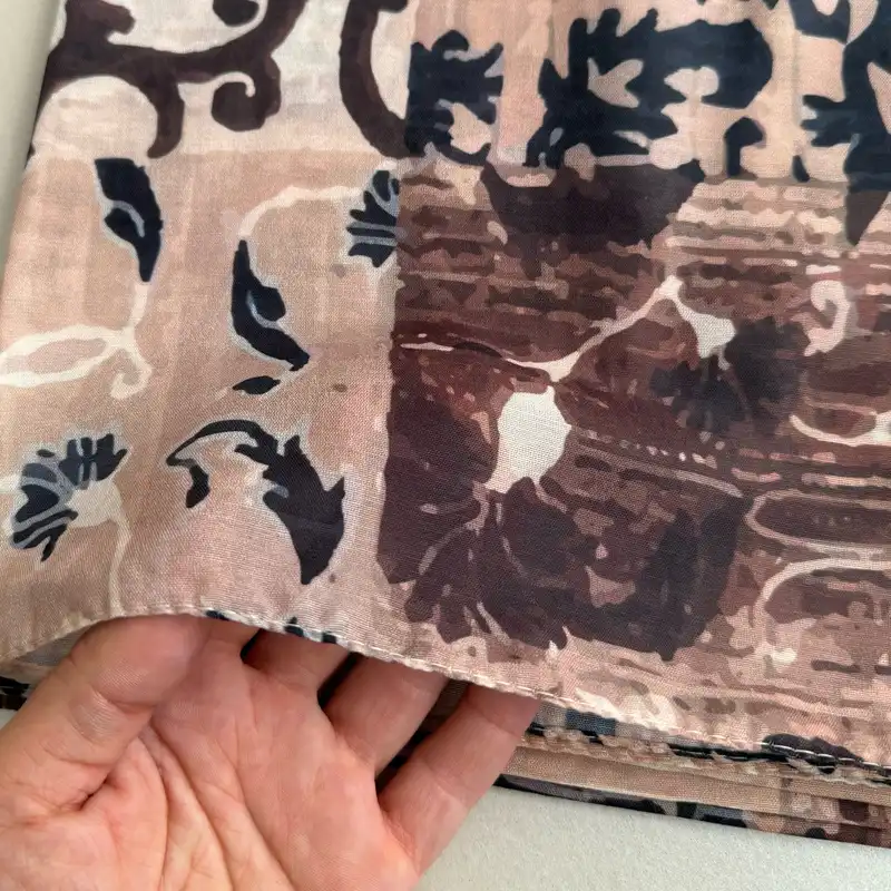 روسری زنانه مدل نخی فرفورژه قواره بزرگ منگوله دار چهار فصل