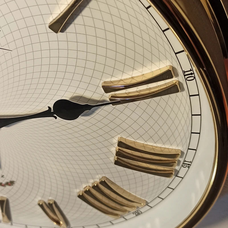 عکس شماره 3 : ساعت دیواری سیتی زن مدل 060