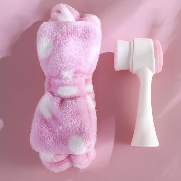 هدبند آرایشی مدل B به همراه برس پاک کننده صورت