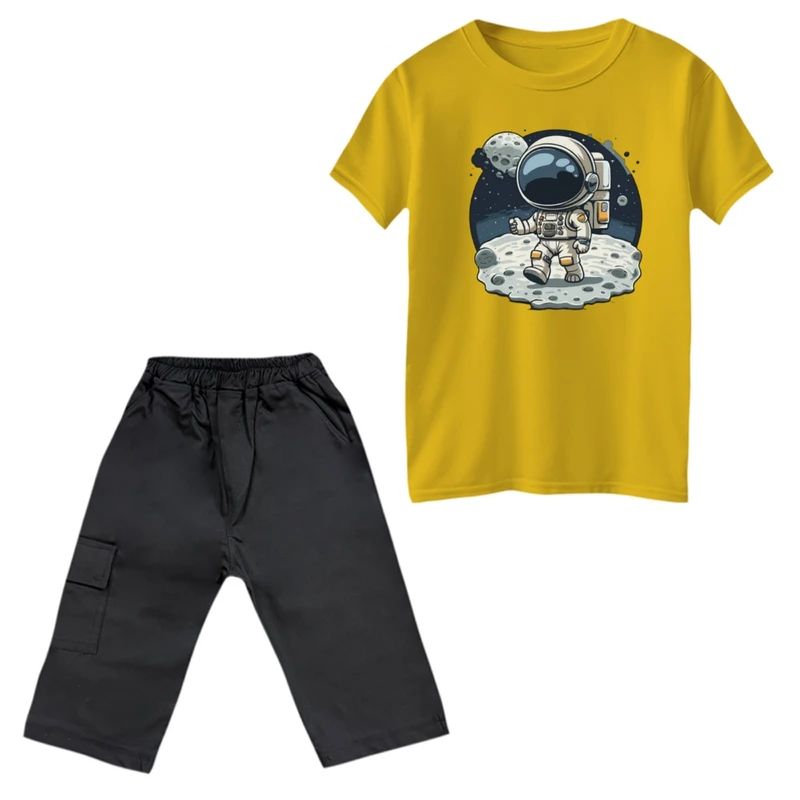 ست تی‌شرت و شلوارک پسرانه مدل فضانورد رنگ زرد