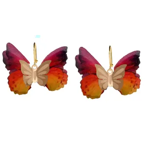 گوشواره طلا 18 عیار زنانه  گالری یارطلا طرح پروانه کد AGP31