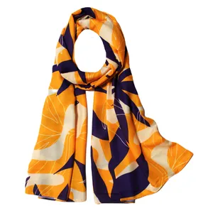 شال زنانه مدل نخ ابریشم طرح برگ پاییزی کد ana-1472