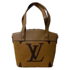 کیف رودوشی زنانه لویی ویتون مدل 80.2