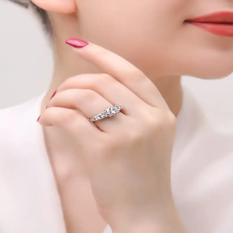 انگشتر نقره زنانه مدل RI R29