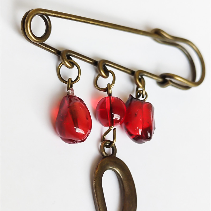 سنجاق سینه زنانه مدل ملودی