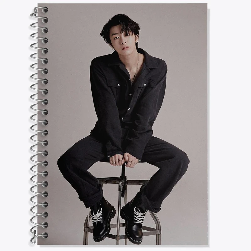 دفتر زبان 50 برگ خندالو مدل دو خط طرح هیونگ وون گروه مانستا اکس MONSTA X کد 21179