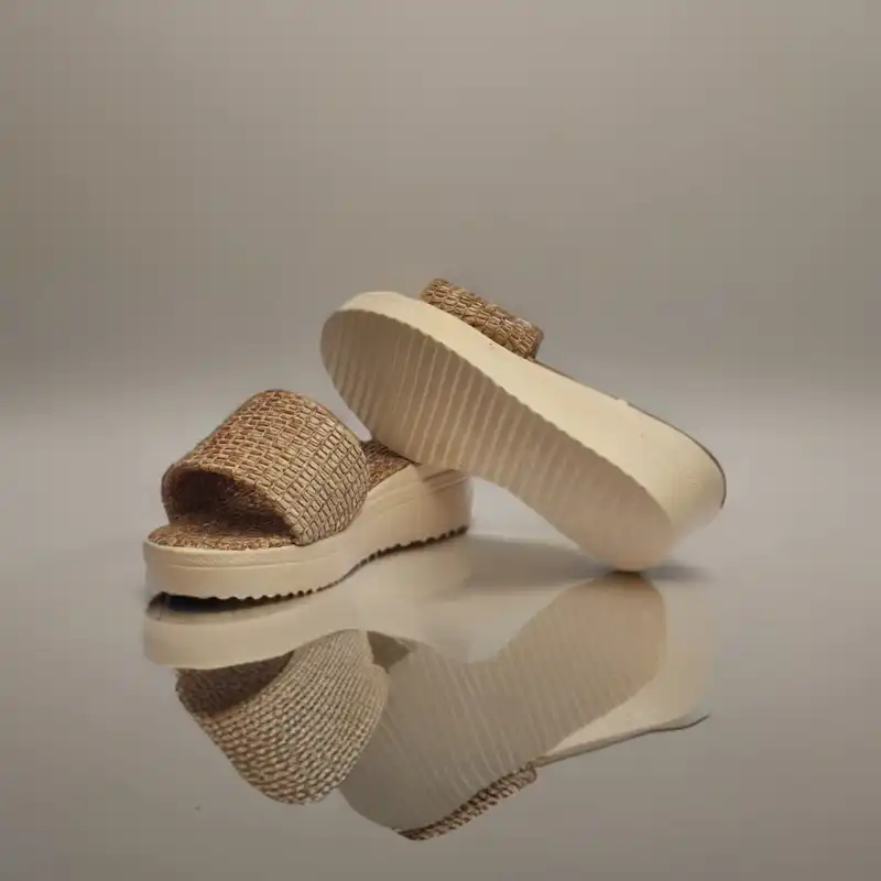 صندل زنانه مدل کنسا