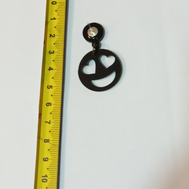 گوشواره دخترانه مدل ایموجی طرح عشق