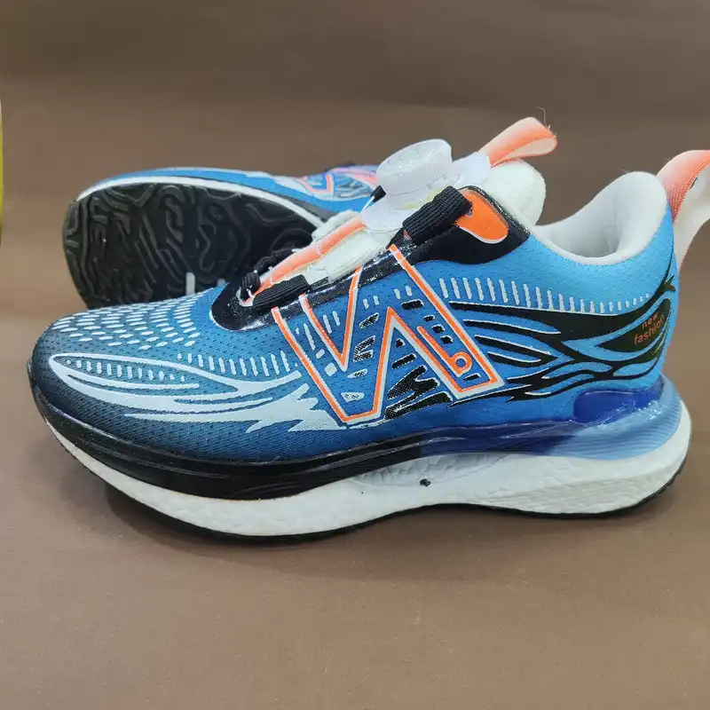 کفش پیاده روی مدل 2025 N دیسکی