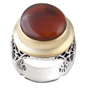 انگشتر نقره مردانه بازرگانی میلادی مدل  عقیق یمنی کهنه رکاب دست ساز آبکاری رادیوم زرد کد AM_2694