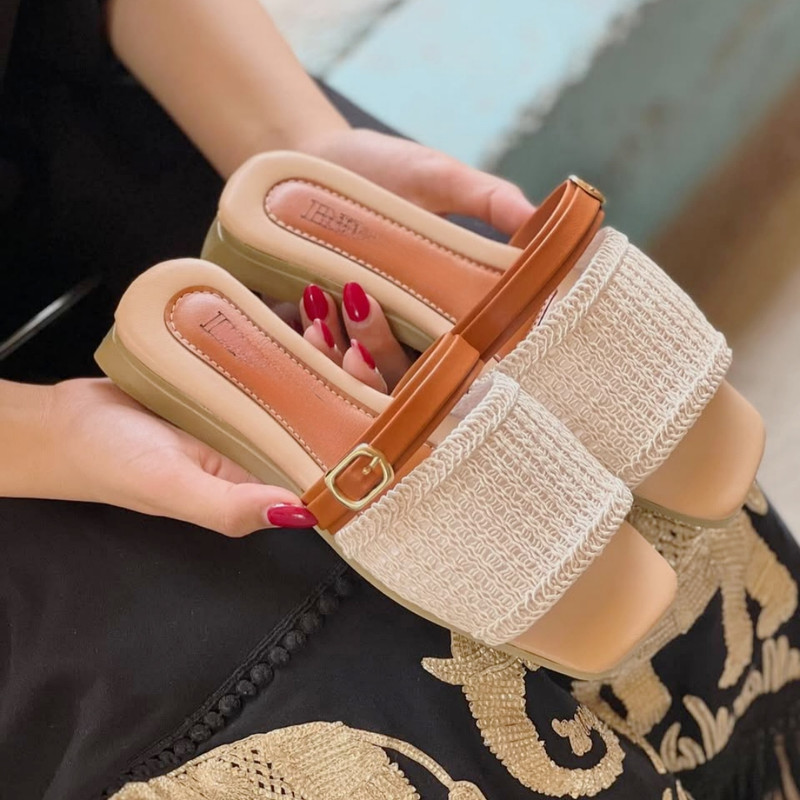 صندل زنانه مدل ماکرو رنگ کرم