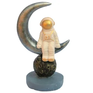 مجسمه مدل فضانورد کد M1