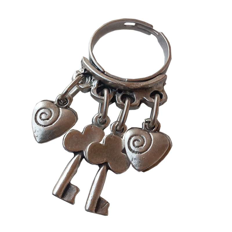 انگشتر زنانه مدل قلب و کلید کد AV-98