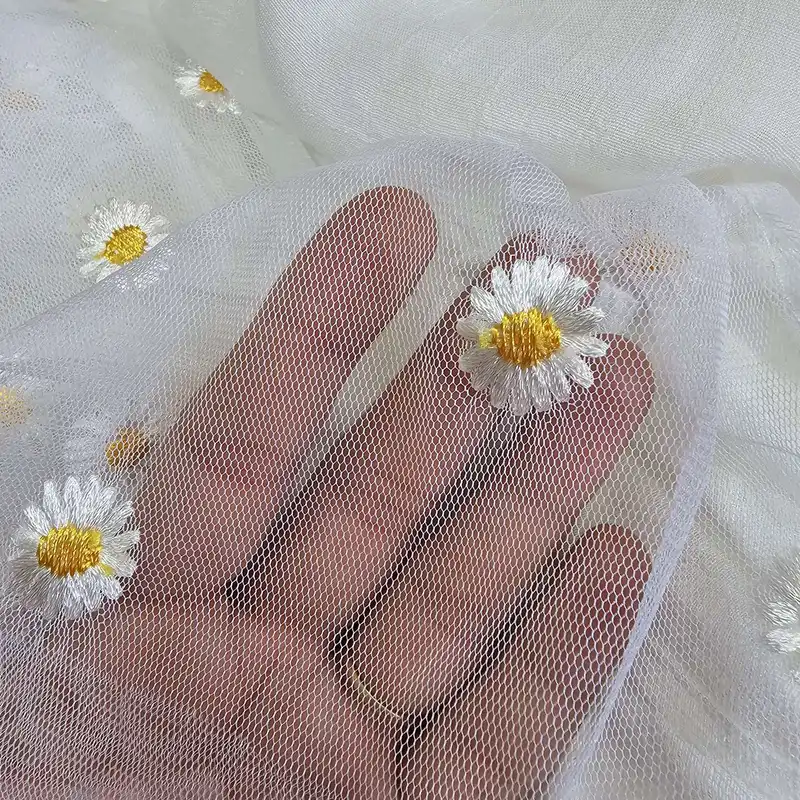 شال زنانه مدل حاشیه چیندار بابونه