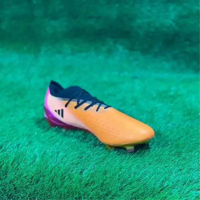 کفش فوتبال مردانه مدل استوک دار ساقدار adi2025