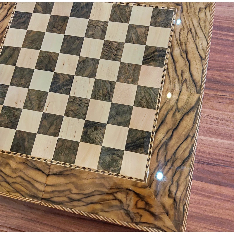 عکس شماره 5 : صفحه شطرنج معرق کاری مدل ترکیبی ریشه گردو و سنجد کد t4