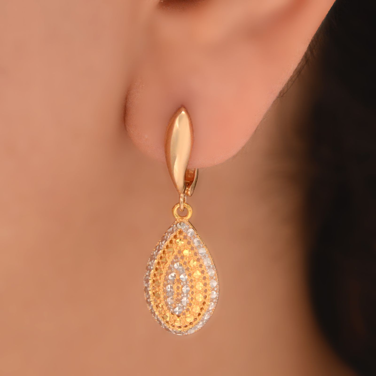 گوشواره طلا 18 عیار زنانه طلای مستجابی مدل آوا تراش اشکی کد 03 -  - 3