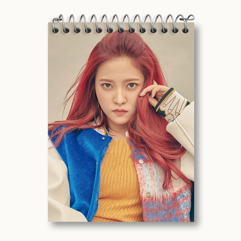 دفتر یادداشت 50 برگ خندالو مدل یری گروه رد ولوت Red Velvet کد 19610
