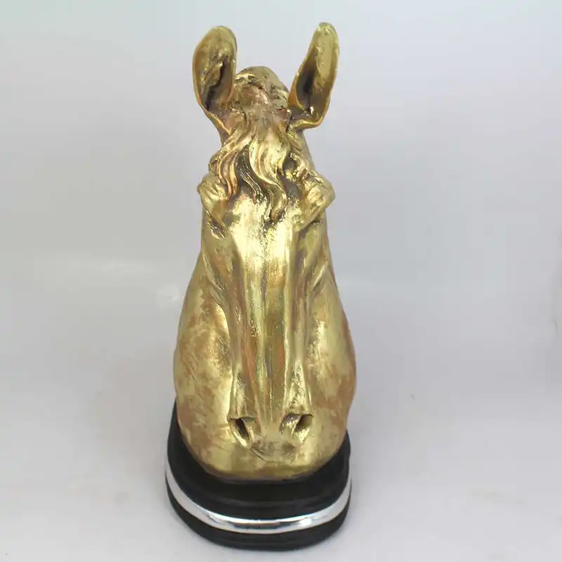 مجسمه مدل اسب