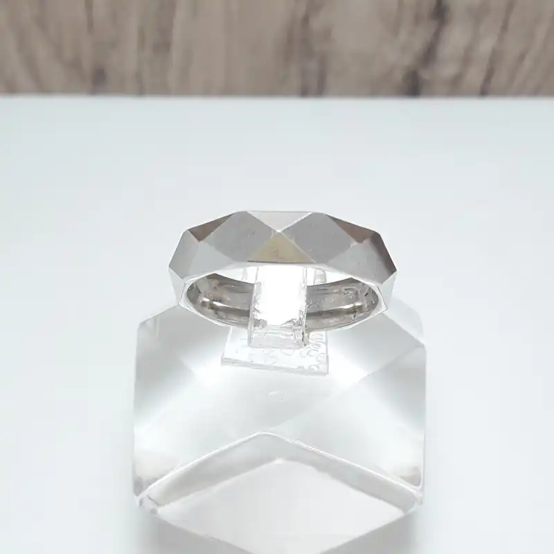 انگشتر نقره زنانه مدل تراش کد sj212