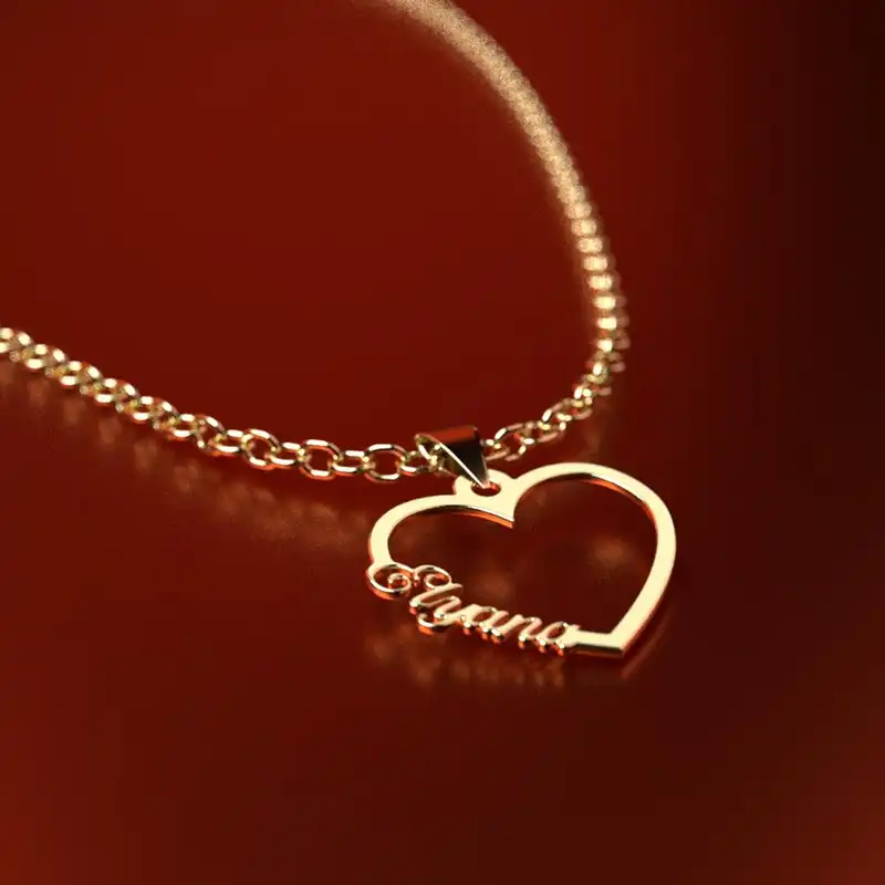 گردنبند طلا 18 عیار زنانه مدوپد مدل اسم الیانا elyana کد GBB13130 به همراه باکس گل رز جاویدان