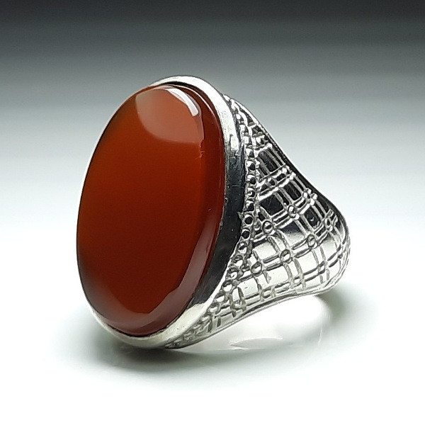 انگشتر نقره مردانه مدل عقیق آلبالویی یمن