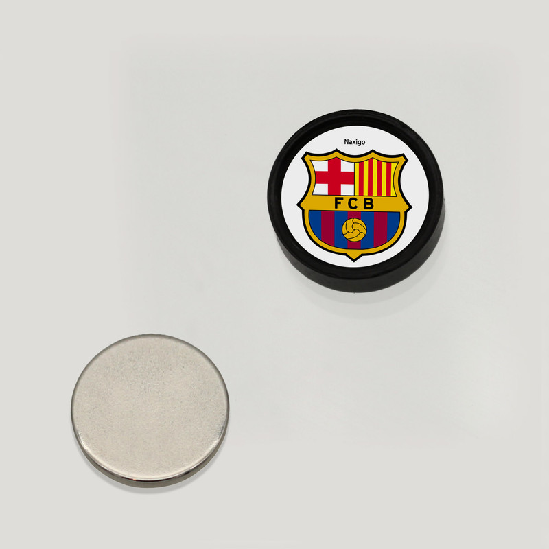 پیرسینگ گوش ناکسیگو مدل شب تاب طرح بارسلونا کد PM6740