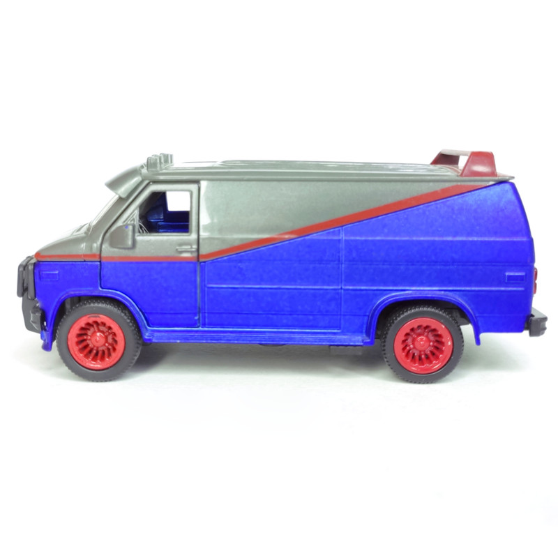 قیمت و خرید ماشین بازی مدل chevrolet express van