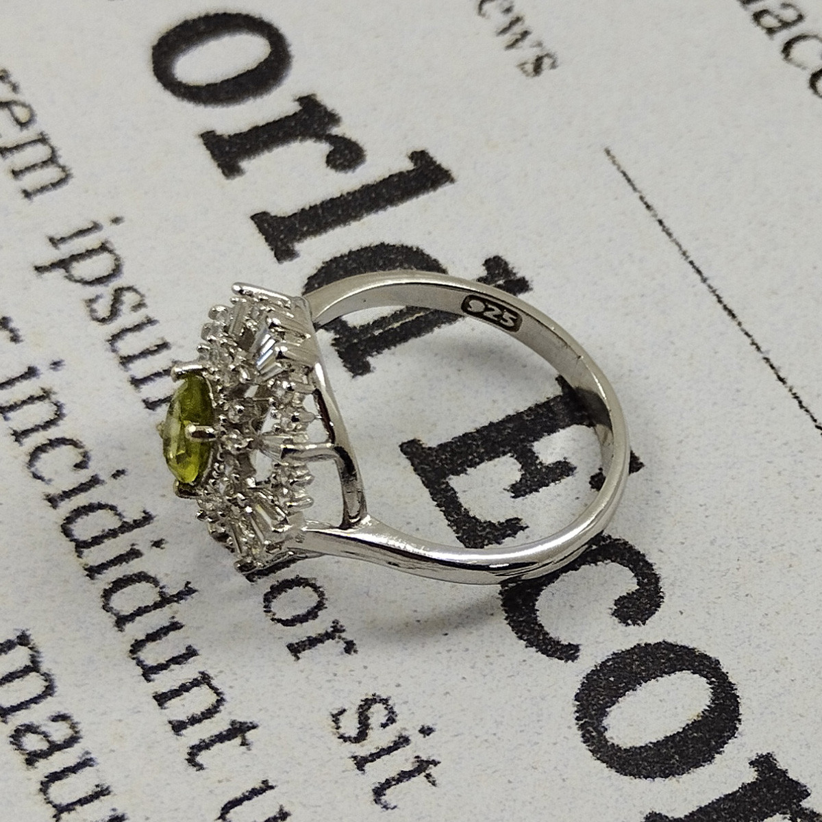 انگشتر نقره زنانه سلین کالا مدل زبرجد کد MPS-4 انگشتر نقره زنانه سلین کالا مدل زبرجد کد MPS-4