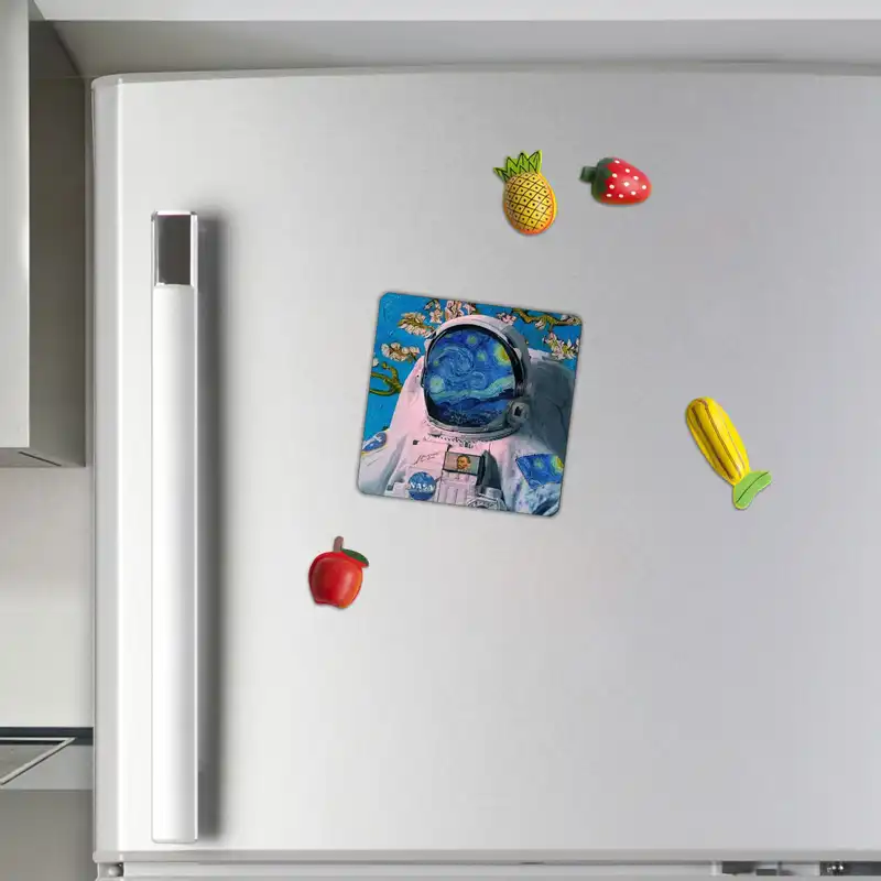 مگنت طرح فضانورد و نقاشی ونگوگ کد wmg2370