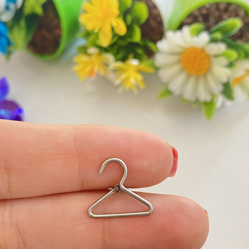 پیرسینگ گوش مدل چوب لباسی