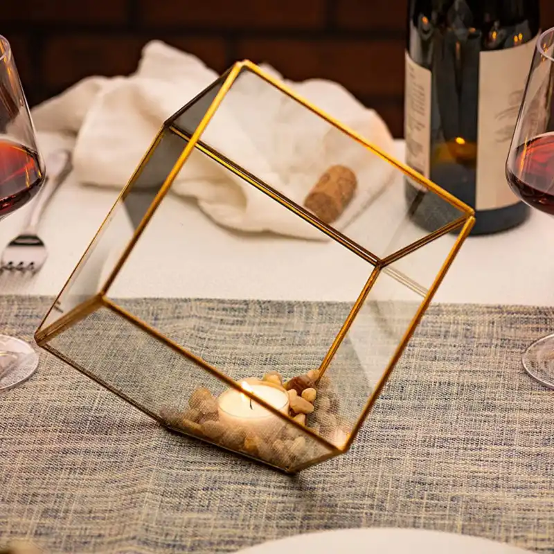 باکس شیشه ای مدل تراریوم مکعبی کد MT 126578