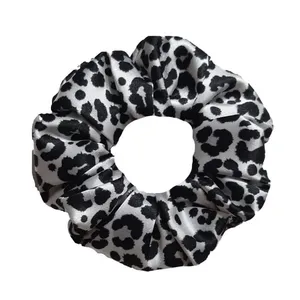 کش مو زنانه مدل  اسکرانچی ساتن