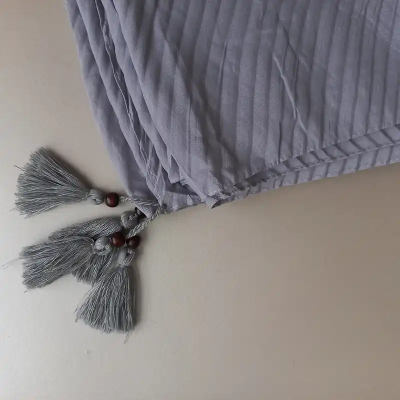 شال زنانه مدل نخی ساده پلیسه منگوله دار کد 123