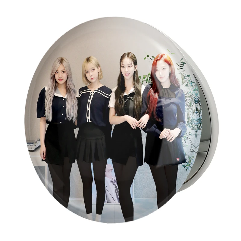 آینه جیبی خندالو طرح گروه آسپا Aespa مدل تاشو کد 19750 