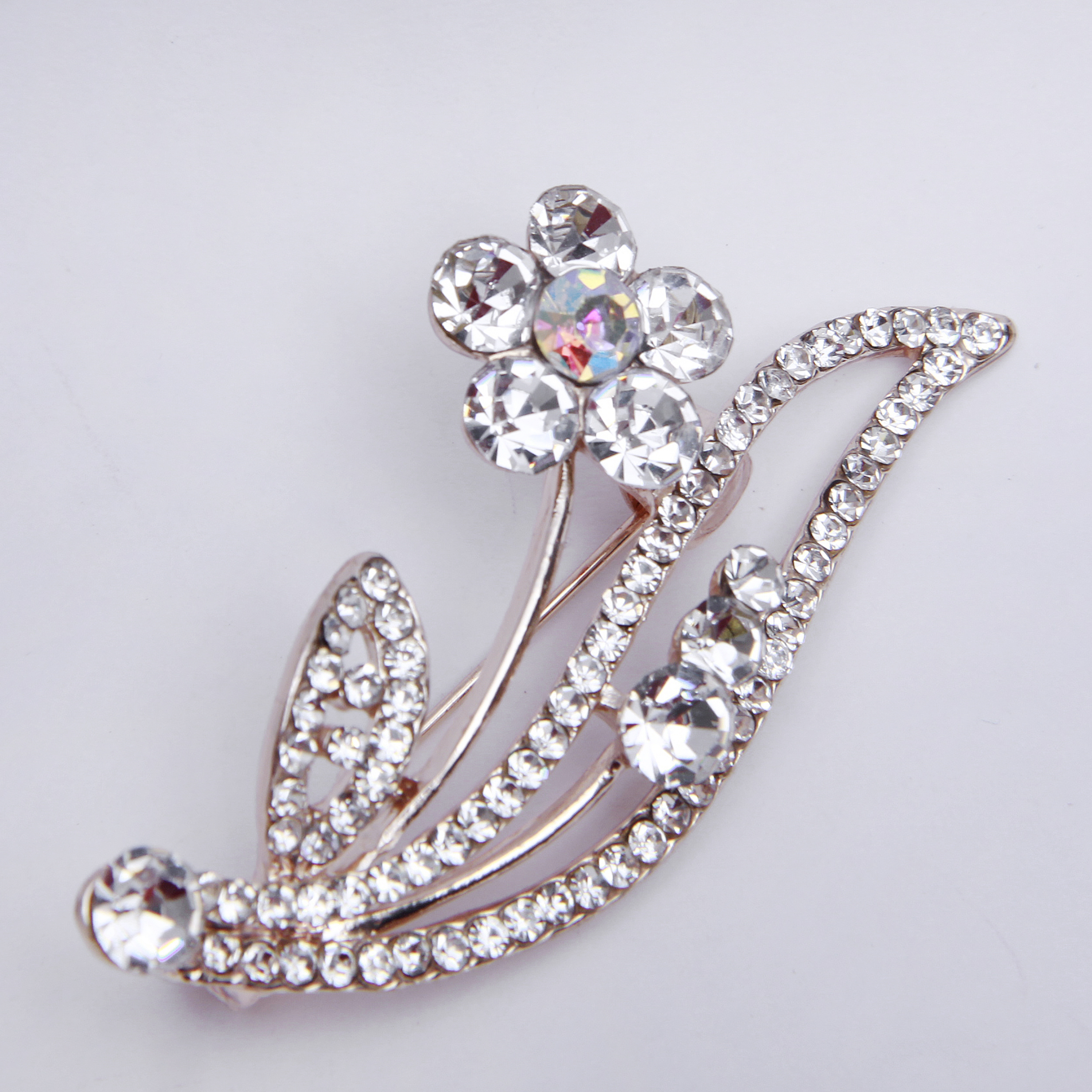 گل سينه زنانه طرح گل