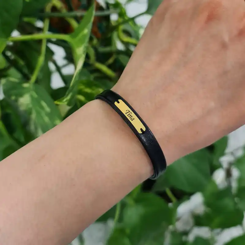 دستبند طلا 18 عیار زنانه لیردا مدل اسم تینا